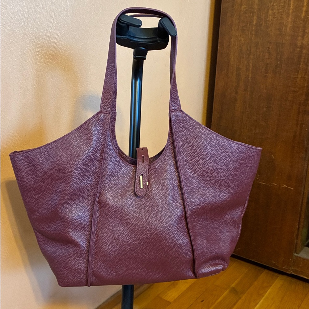 Classic Pebbled Leather Shoulder Bag in Plum - Picture 3 of 8